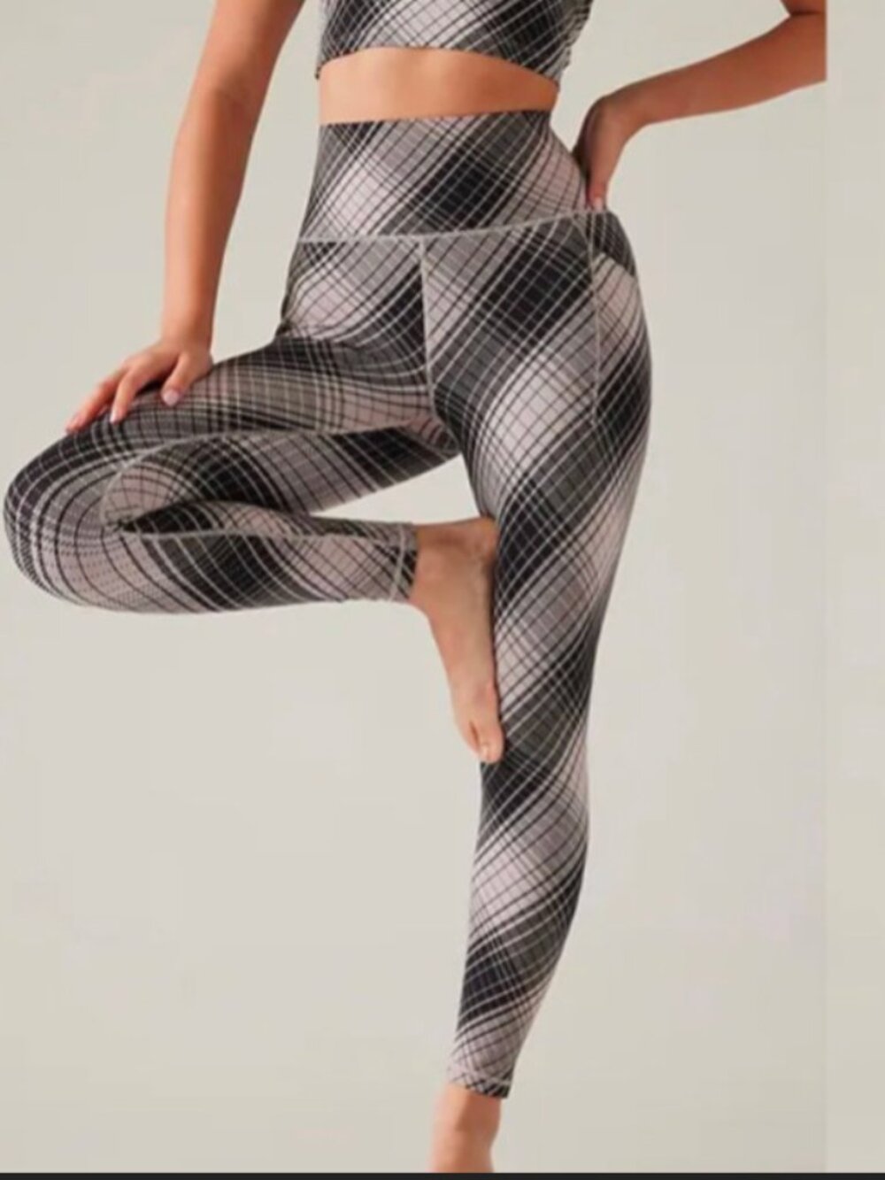 NWOT Athleta Size Small Salutation Leggings (S)